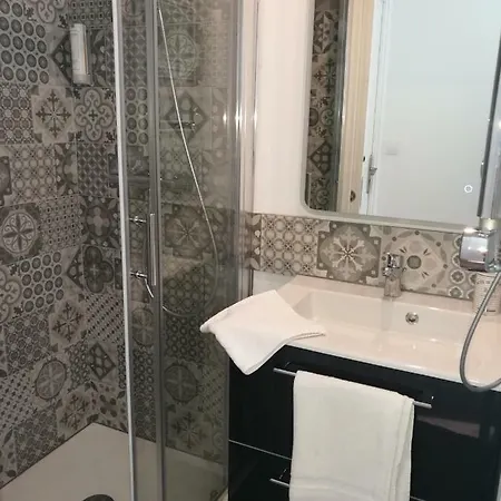 The Clock House, 3 Etoiles Apartment *