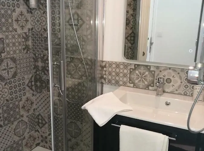 The Clock House, 3 Etoiles Apartman *